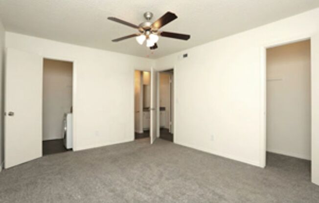 1 bed, 1 bath, 688 sqft, $900, Unit 233