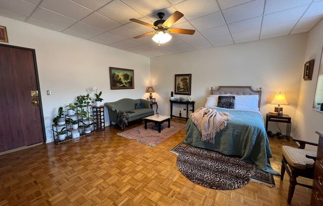 Studio, 1 bath, 400 sqft, $1,695, Unit 620-410