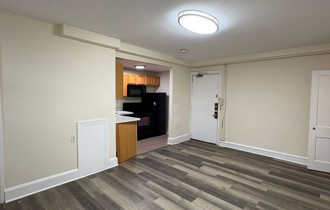 Studio, 1 bath, 425 sqft, $975, Unit 4827-A3