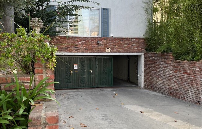 837 S Windsor Blvd
