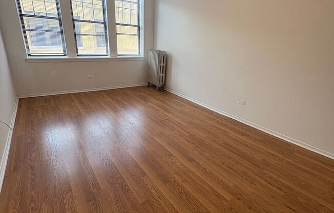 3 beds, 1 bath, 1,003 sqft, $1,225, Unit CA 143.5-3W