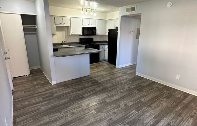 1 bed, 1 bath, 508 sqft, $899, Unit 116