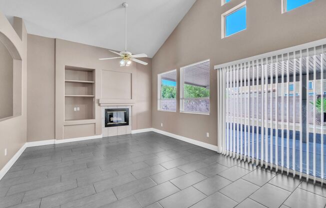 4 beds, 2.5 baths, $2,250