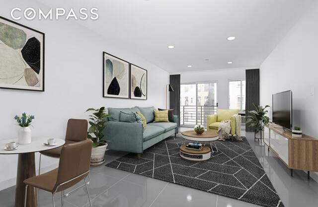 371 W 126 ST