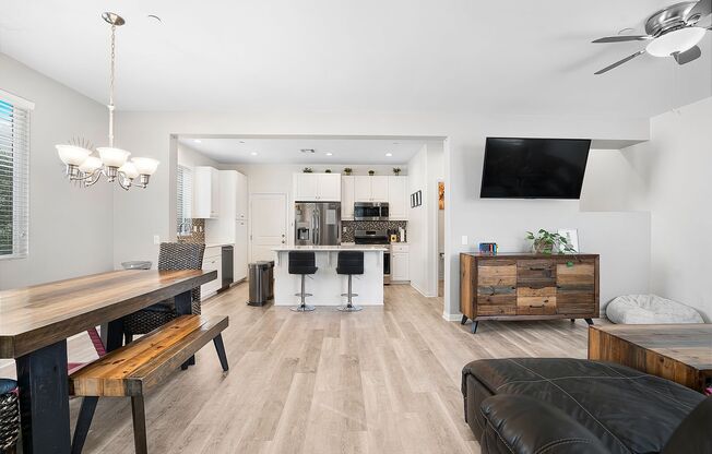 Beautiful 5 Bedroom Custom-Built Home in Chula Vista - Recent Construction!!