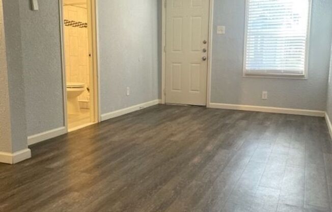 1 bed, 1 bath, 600 sqft, $1,250, Unit 4