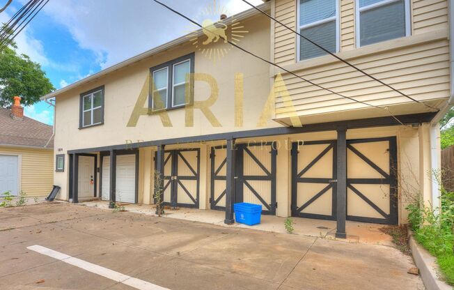 Updated & Adorable 2 Bed/1 Bath Space in the Plaza District! *IMMEDIATE MOVE IN*