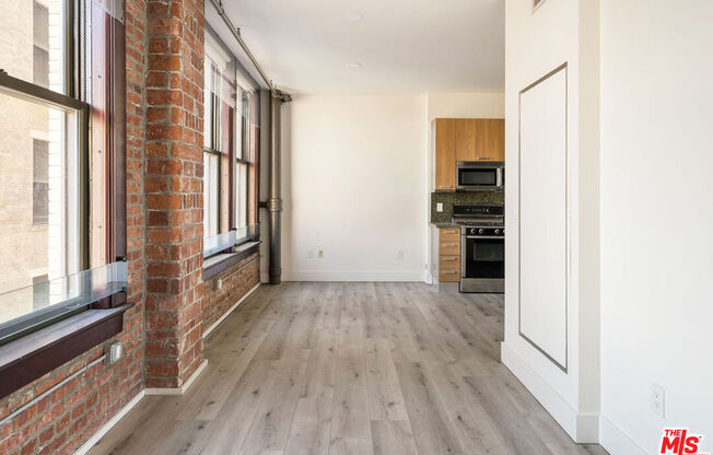 Studio, 1 bath, 546 sqft, $2,150, Unit 608