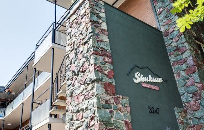 The Shuksan Apartments – Classic Brick Charm in the University District