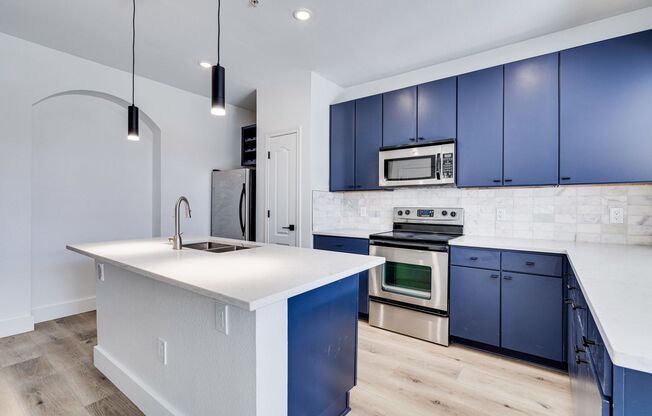 Pre-Lease - Texan Tower West Campus - 4Bedroom - New Finish Out - Elevator - Parking