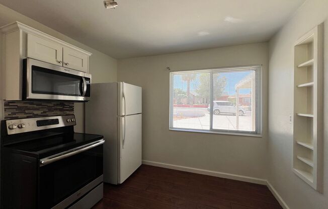 3 beds, 1 bath, $1,450