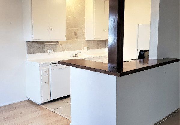 1150 MANHATTAN BCH BLVD