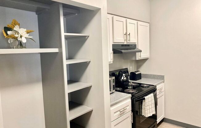 2 beds, 1 bath, 800 sqft, $1,049