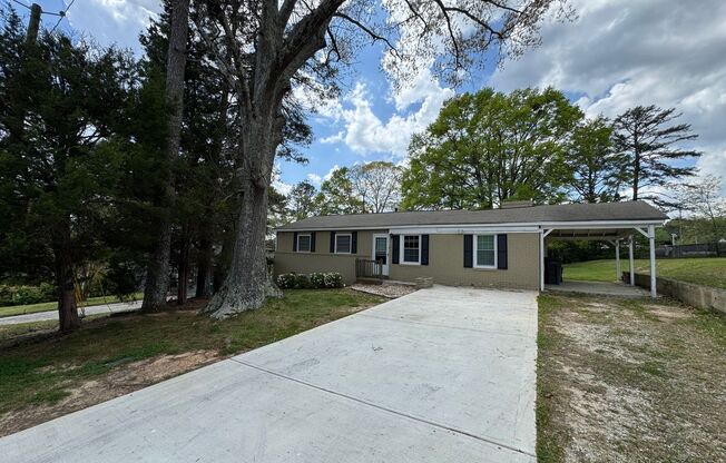 3 Bedroom 2 Bath (w/ Bonus Room) & Spacious Living Area