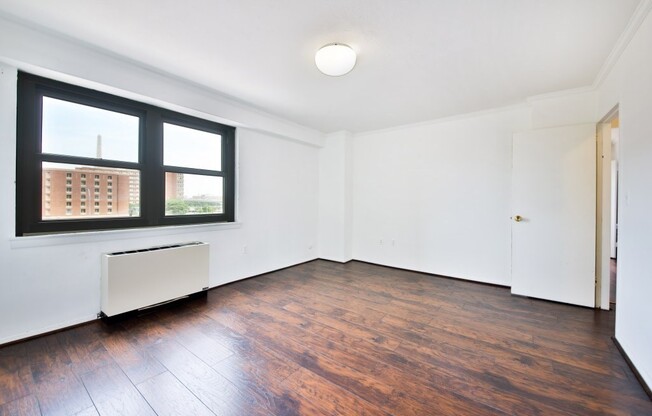2 beds, 2 baths, 1,282 sqft, $4,200, Unit 4E