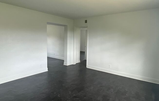 2 beds, 1 bath, 1,050 sqft, $1,150, Unit 31