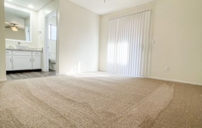 3 beds, 2 baths, 1,211 sqft, $2,090, Unit 1690-121