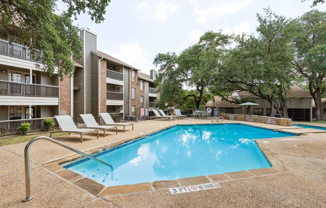the swimming pool at Carmel at Deerfield apartments