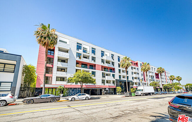 1 bed, 2 baths, 1,130 sqft, $2,800, Unit 321