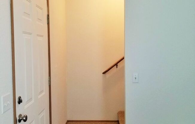 2 beds, 1.5 baths, 896 sqft, $1,495, Unit 698 LaSalle Street #4