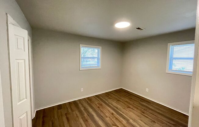 3 beds, 1 bath, $1,595