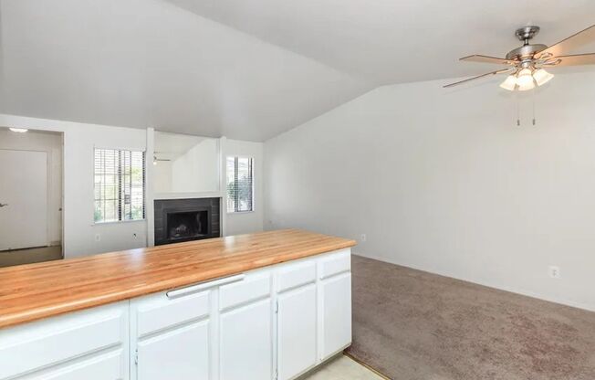 2 beds, 1 bath, 984 sqft, $1,675, Unit 135