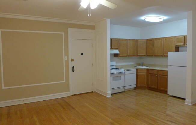 Lamon Courts Apartments