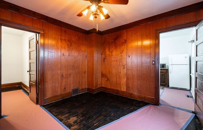 Charming 3-Bed Home in Bayview!  With 2 Car Garage!!  Pets Welcome!