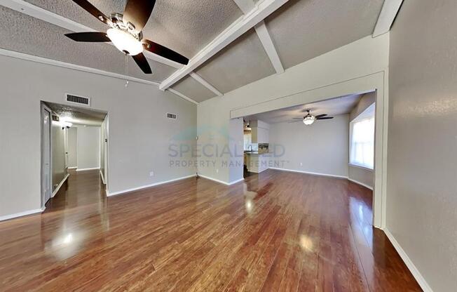 1617 GOLDEN GRV DR