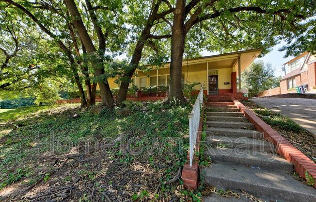 2004 NW 28 ST