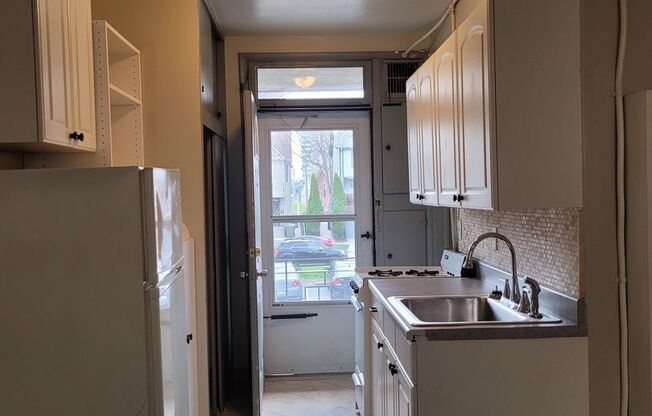 Studio, 1 bath, $795, Unit 110
