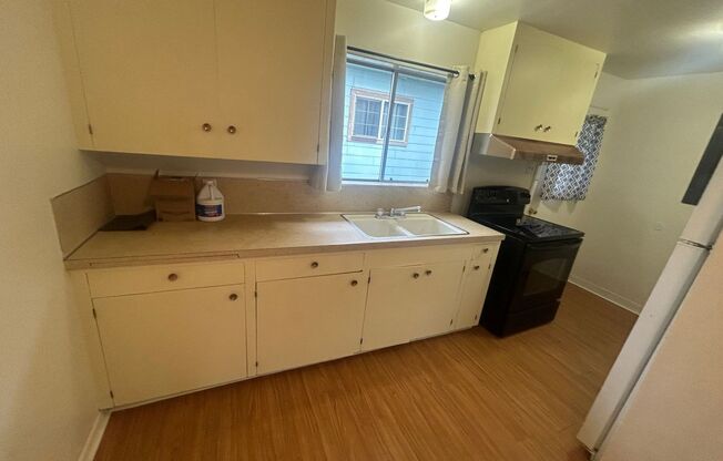 2 beds, 1 bath, $1,150