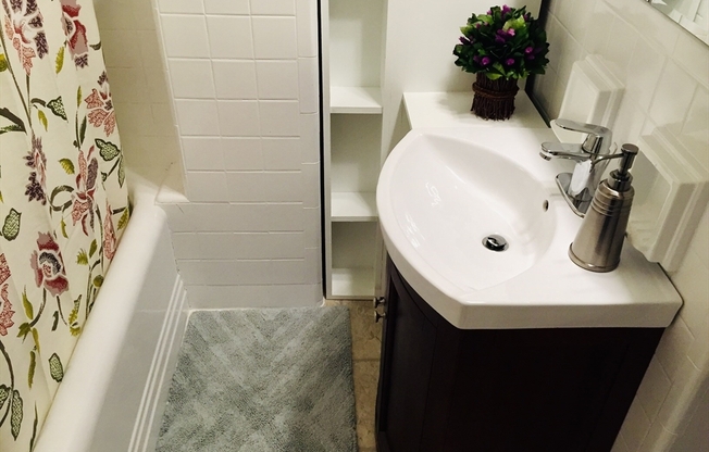 Studio, 1 bath, 365 sqft, $2,490, Unit 203