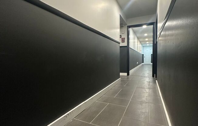 2 beds, 1.5 baths, 850 sqft, $1,900, Unit A05