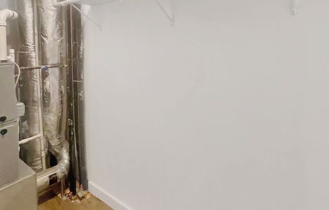 1 bed, 1 bath, 525 sqft, $1,125, Unit 302