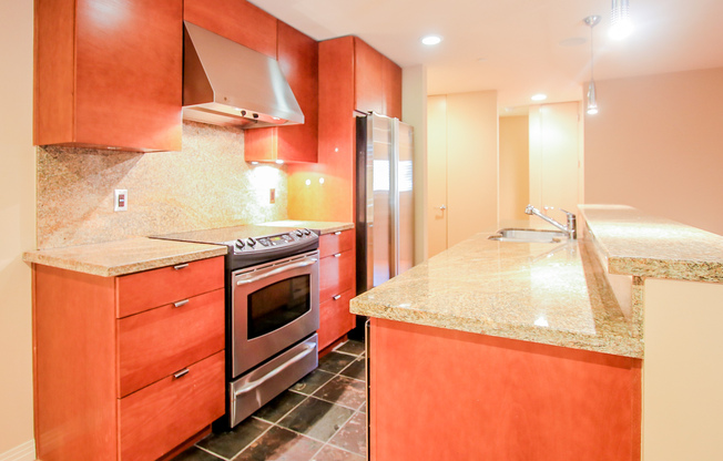 A Fantastic 1 Bedroom 1 Bath Condo with shared Garage in Santa Clara!