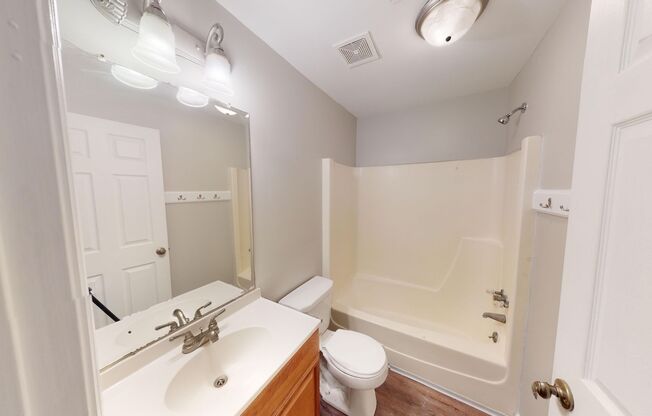 1 bed, 1 bath, 470 sqft, $825, Unit 1375 B