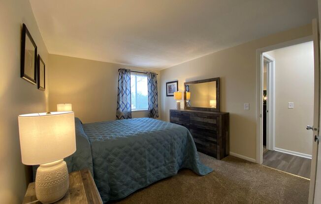 2 beds, 1 bath, 800 sqft, $1,600, Unit Apartment 11