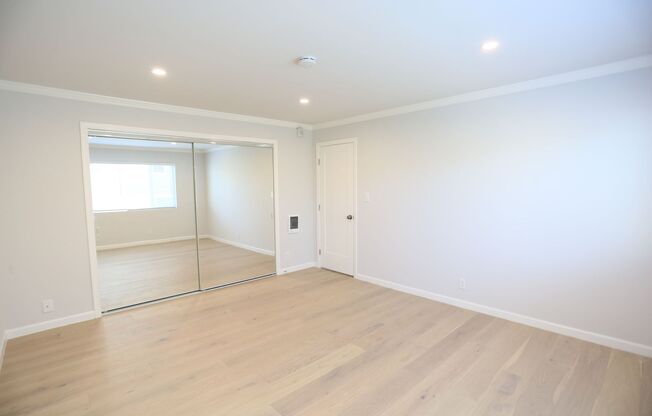 3 beds, 2 baths, $3,300, Unit #201