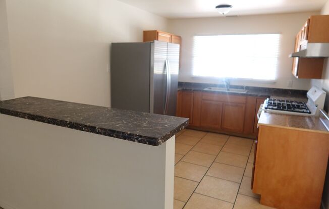 3 beds, 2 baths, $1,450