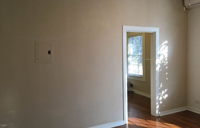 1 bed, 1 bath, 636 sqft, $850, Unit 1 (R)