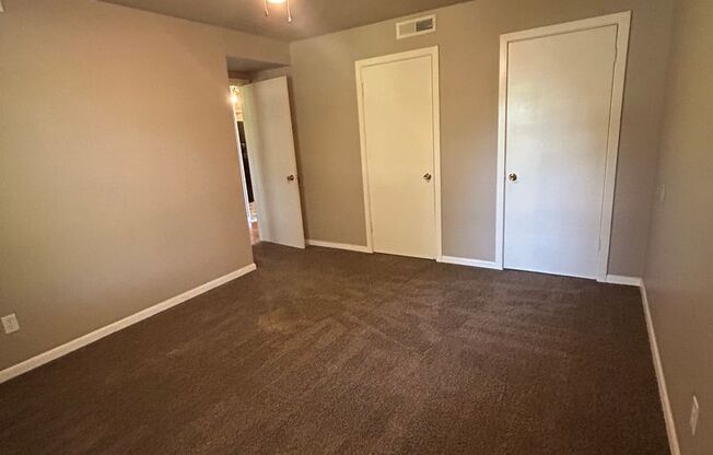 2 beds, 1 bath, 795 sqft, $550, Unit Apt - 8