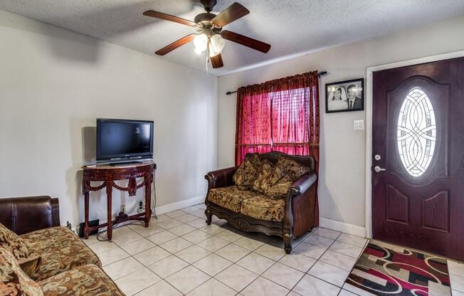 1406 RIDGECREST DR