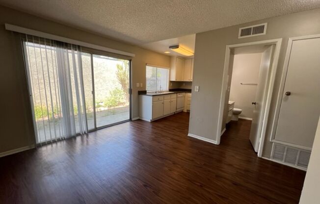 3 beds, 2.5 baths, $2,350, Unit 57