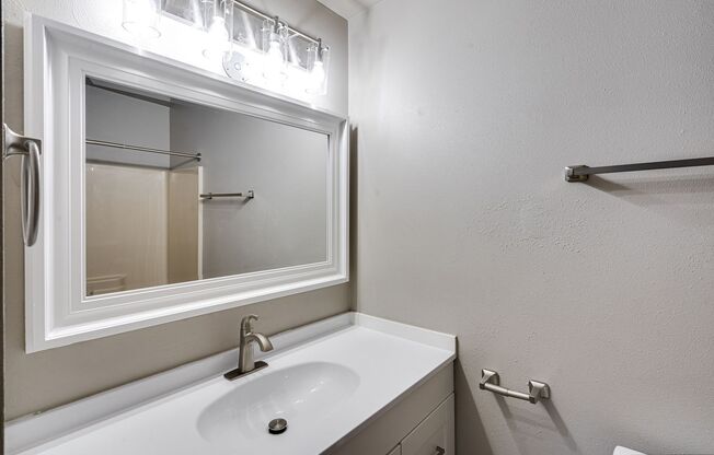 2 beds, 2 baths, 1,050 sqft, $1,599, Unit FV9A