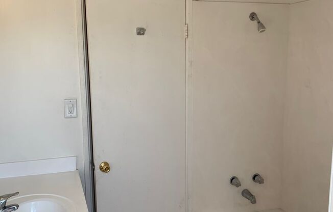 Studio apartment ONLY $995 !!
