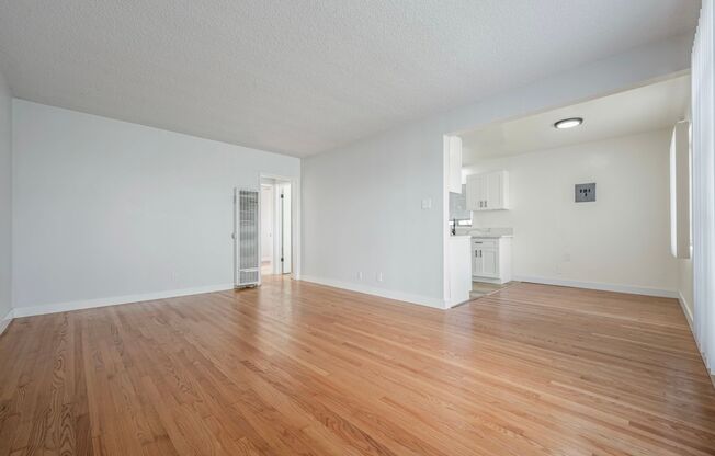 2 beds, 1 bath, $2,595, Unit 386211