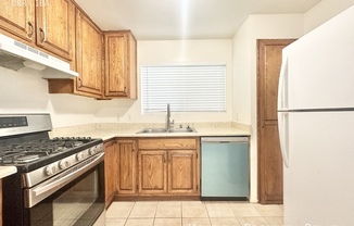 5709 WILLOWCREST AVE