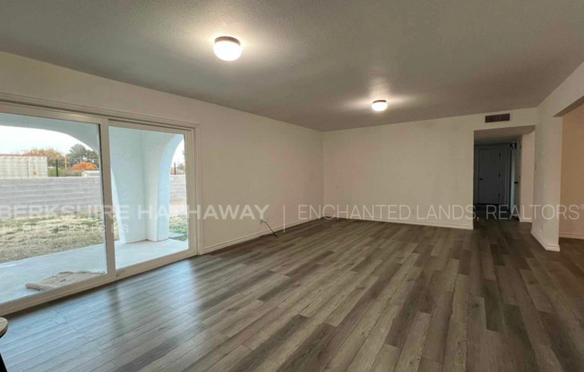 Updated 3 Bedroom/2 Bath Water Paid!!!