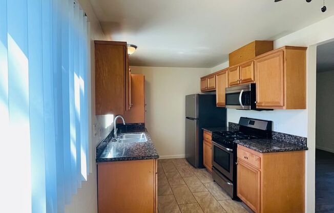 2 beds, 1 bath, 815 sqft, $2,550, Unit 10